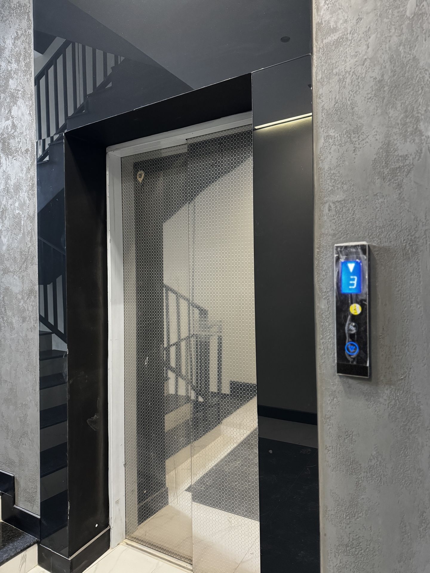 Family Residence превью 9